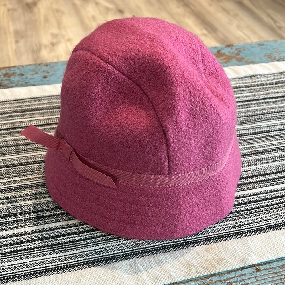 Betmar NY Pink Wool Cloche Hat Vintage Style Ribbon Detail - Picture 2 of 4
